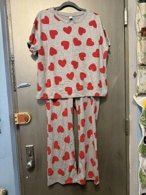 Heart Pajama / Loungewear 2-piece Set – Medium / Large - NWOT